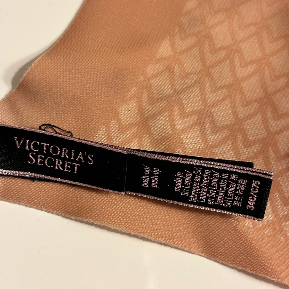 SEXY ILLUSIONS BY VICTORIA'S SECRET
Push-Up Bra - Picture 5 of 5